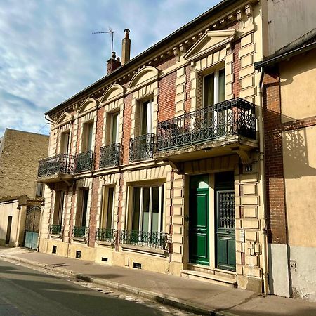 Appartement De Luxe Avec Fresque, Hyper Centre Et Parking Sure Fontainebleau Exteriér fotografie